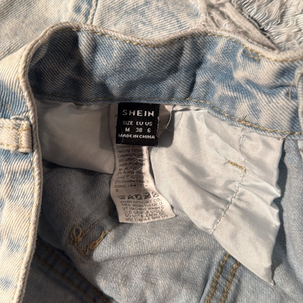 SHEIN denim cutoff shorts - Picture 3 of 5